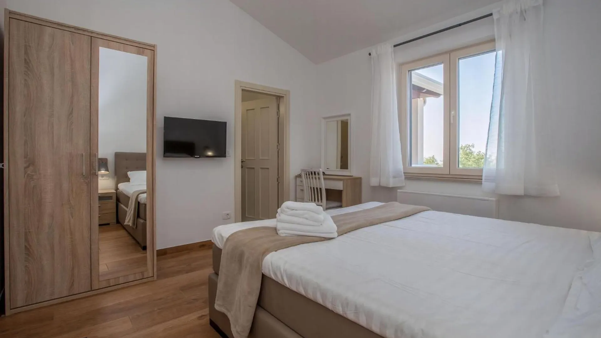 Tolles Ferienhaus In Deklici Mit Privatem Pool Kastelir Holiday home