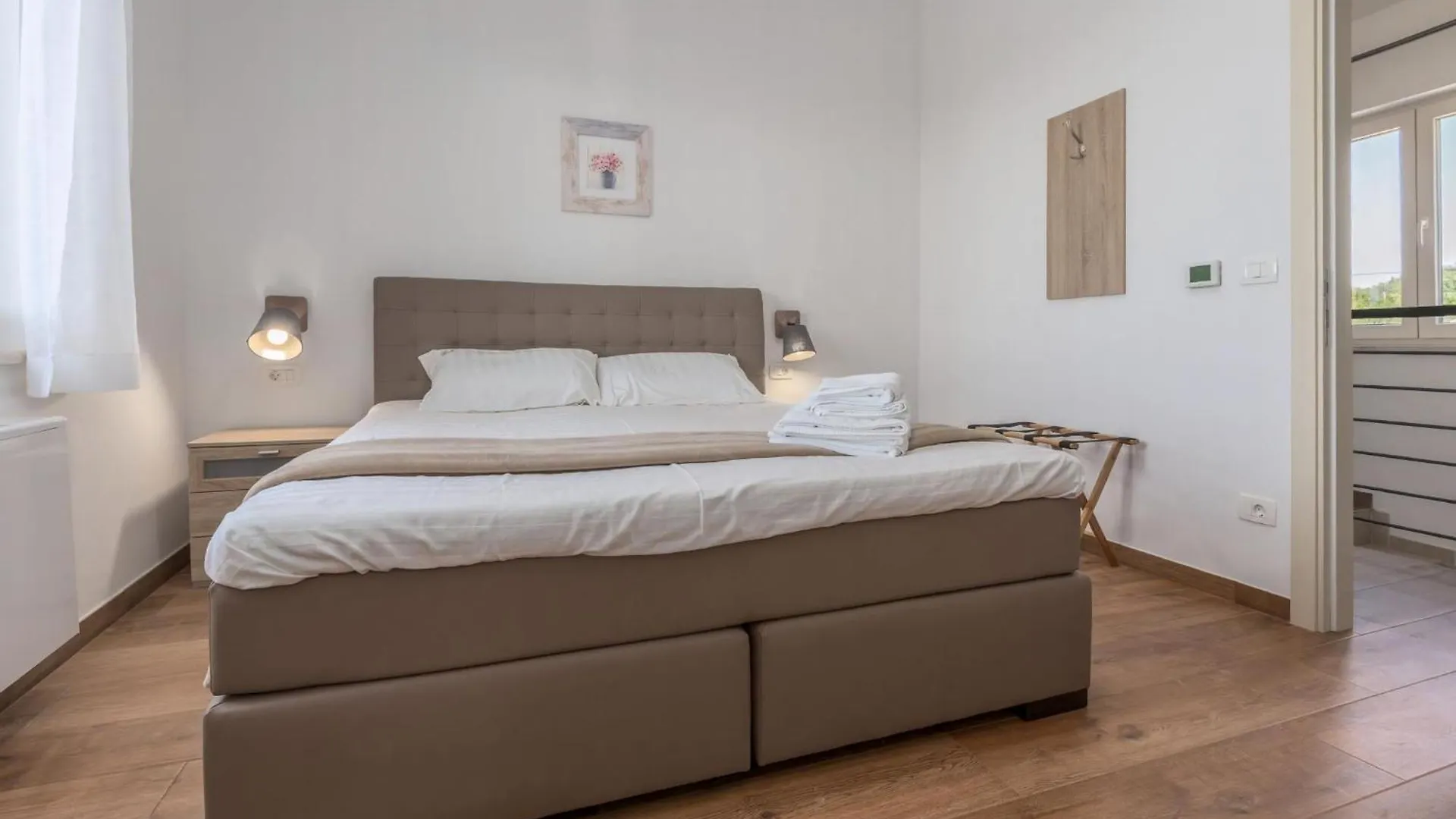 Tolles Ferienhaus In Deklici Mit Privatem Pool Kaštelir 0*,  Chorvatsko