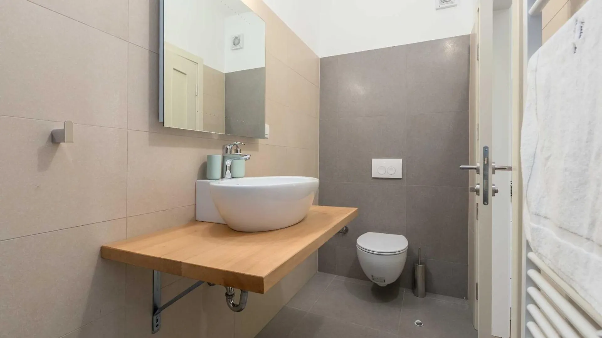 Tolles Ferienhaus In Deklici Mit Privatem Pool Kastelir