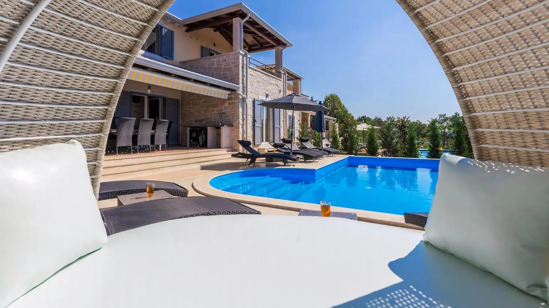 Tolles Ferienhaus In Deklici Mit Privatem Pool Kastelir Holiday home